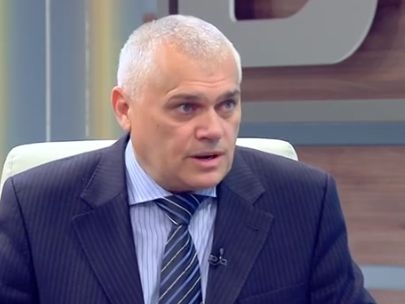Валентин Радев нападна служебния кабинет заради сделката за изтребителите