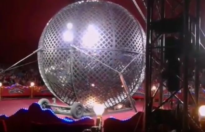 Пиарът на цирк „Балкански” с ексклузивни подробности пред БЛИЦ за инцидента в „Глобуса на смъртта”