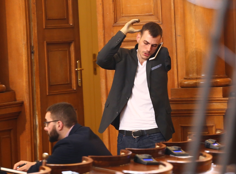 Депутатът Михаил Христов срази колегата си от НФСБ за скандалната му изцепка