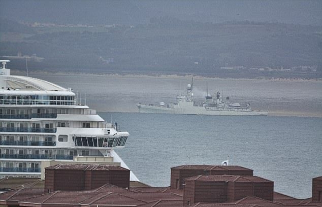 Нова гореща точка в Европа заради Брекзит! Испания си иска „Скалата”, изпрати военен кораб до Гирбралтар, да дразни британците (СНИМКИ/ВИДЕО)
