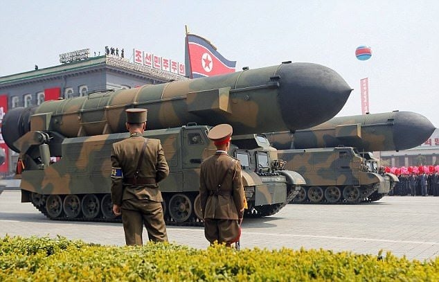СНИМКИ разкриха: Северна Корея се готви за тест на подводни ракети
