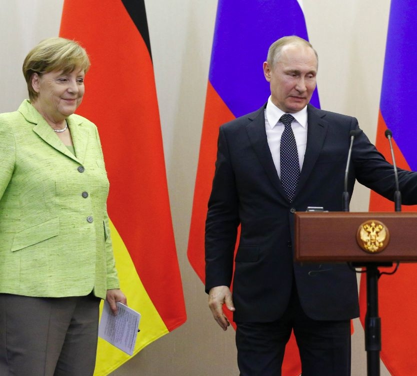 Ключовата среща Путин-Меркел приключи! Отпадат ли антируските санкции? (СНИМКИ/ВИДЕО)