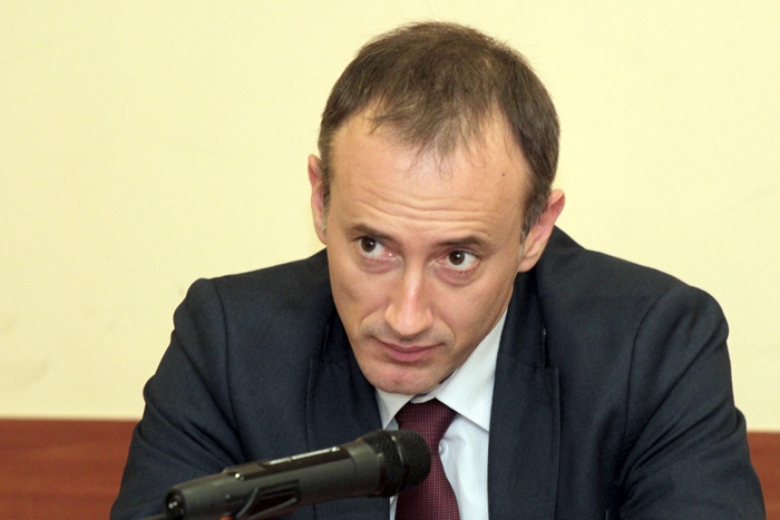 Кой е Красимир Вълчев - министър на образованието