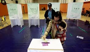 В Южна Корея започна предварителното гласуване за президент