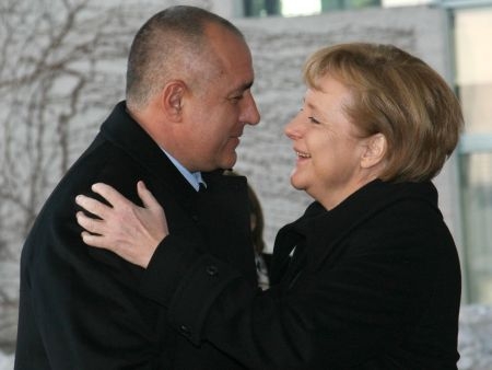 Меркел звънна на Борисов и му каза: Куражлия си – ела при мен!