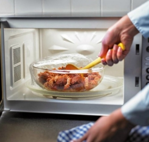 Каква е опасността от храната от микровълновата печка