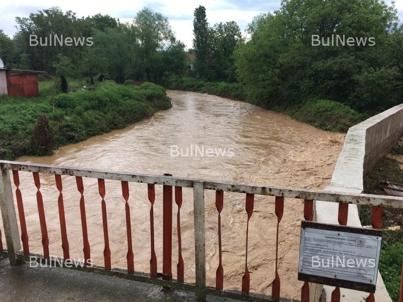 Апокалипсис във Врачанско! Десетки къщи са под вода (СНИМКИ)