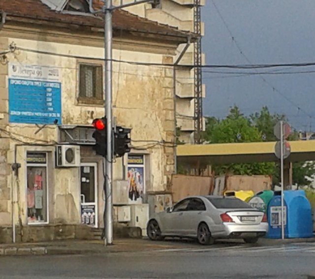 Софиянец с мерцедес паркира като албански тираджия в Пловдив