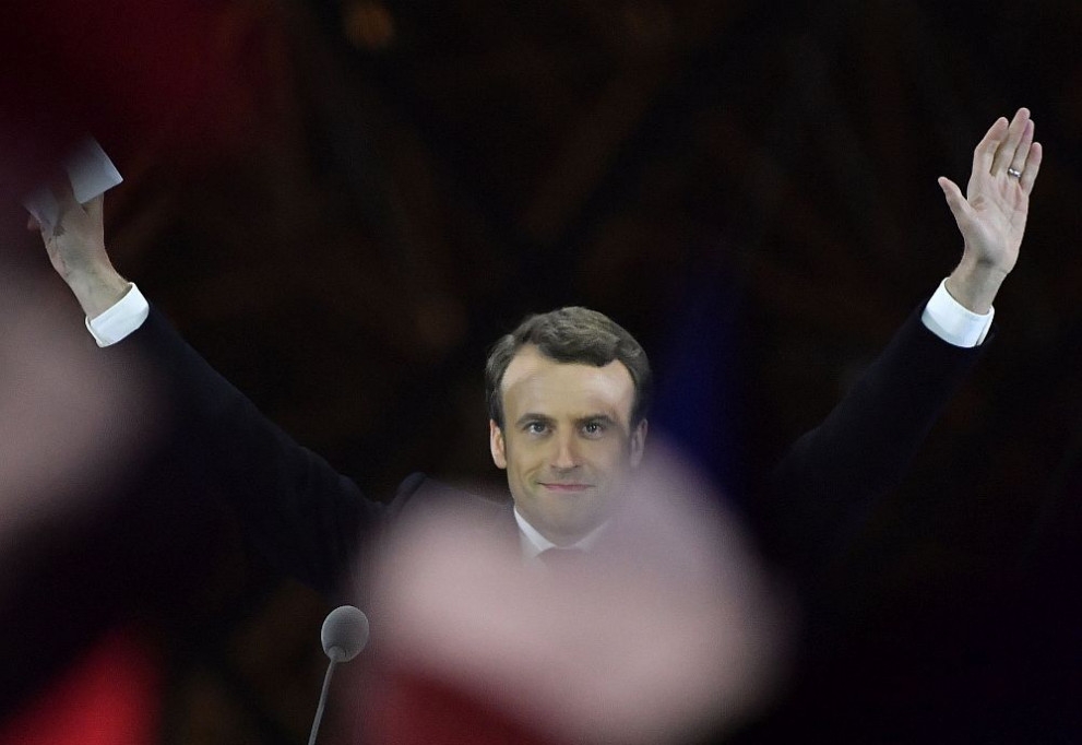 Първи удар за Франция след победата на Макрон 
