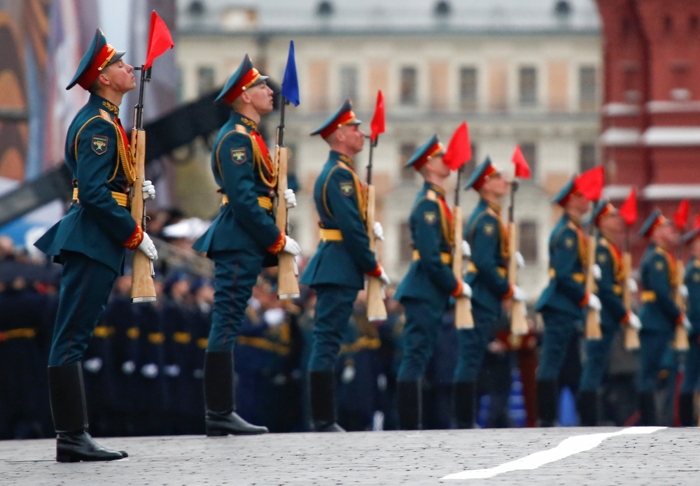 Военният парад по случай 72-рата годишнина от Победата на Червения площад в Москва (ГАЛЕРИЯ)