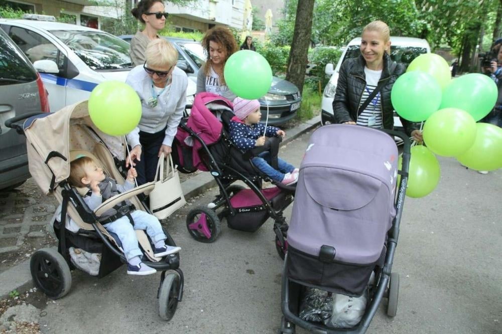 Протестът на майките в София срещу насилието против децата им в СНИМКИ