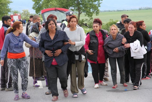 Близките на жертвите от касапницата в Богданица са в шок, викнаха далечни роднини да разпознават телата 