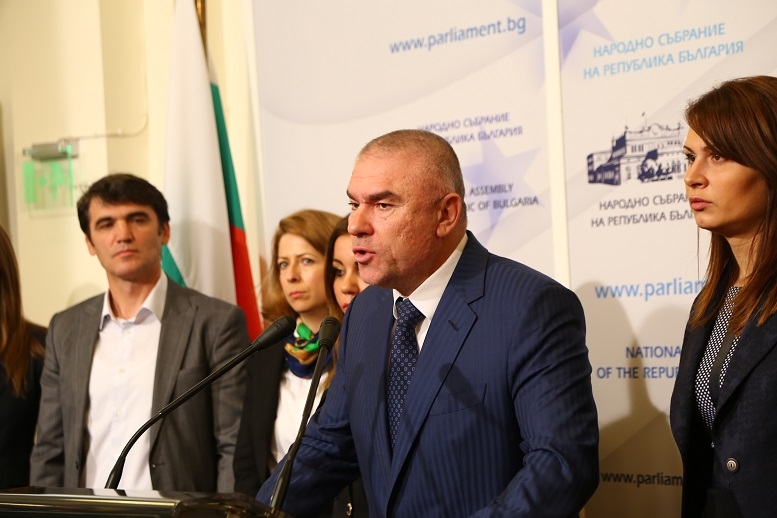 От партията на Марешки също се наежиха, искат Валери Симеонов да се оттегли от правителството