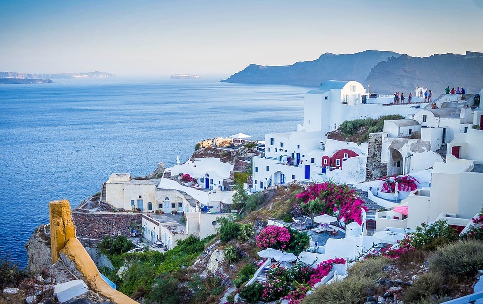Гърците пропищяха заради спад на туристите