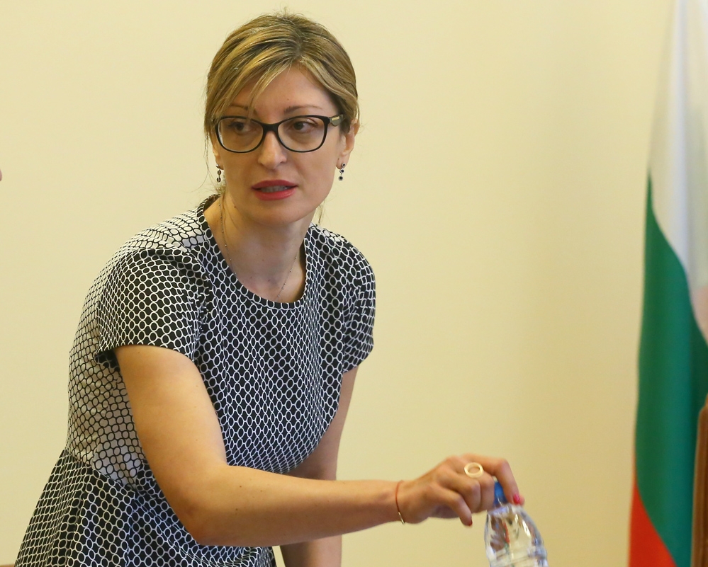 Екатерина Захариева открива посолство в Абу Даби