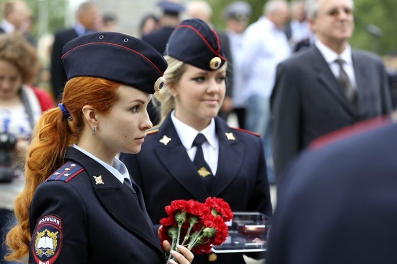 Секс, страст и чар под пагона! Ръцете на тила за най-чаровните полицайки (СНИМКИ)