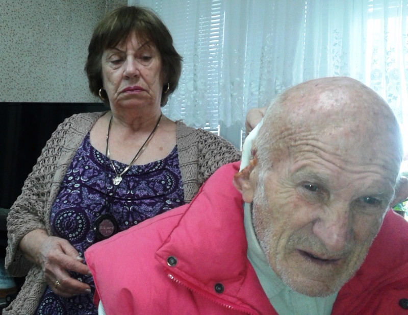 Безумие! Известен фотограф от Търново остана с половин ухо, след като го лекуваха от рак