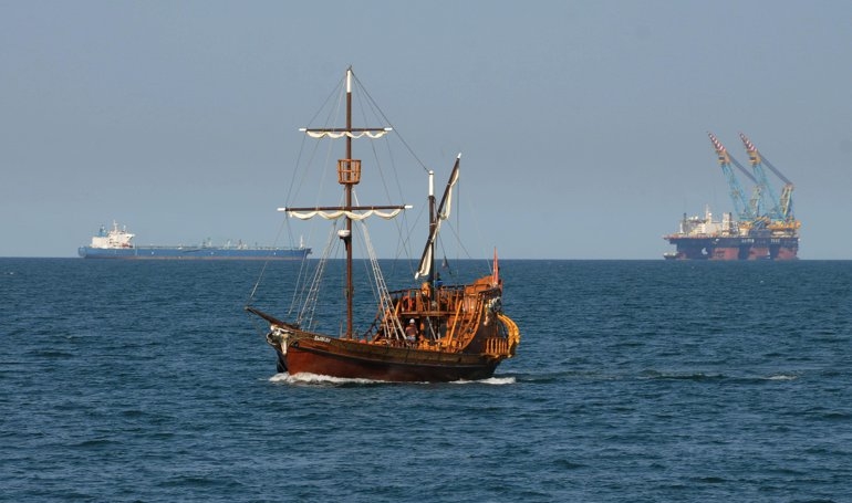 Рибарски кораб се блъсна на пристанището в Балчик