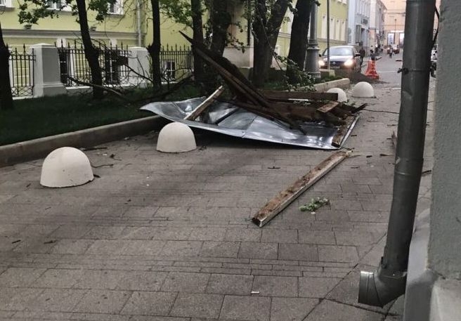 Трагедията е огромна! Голяма част от жертвите на смъртоносния ураган в Москва са млади хора (СНИМКИ)