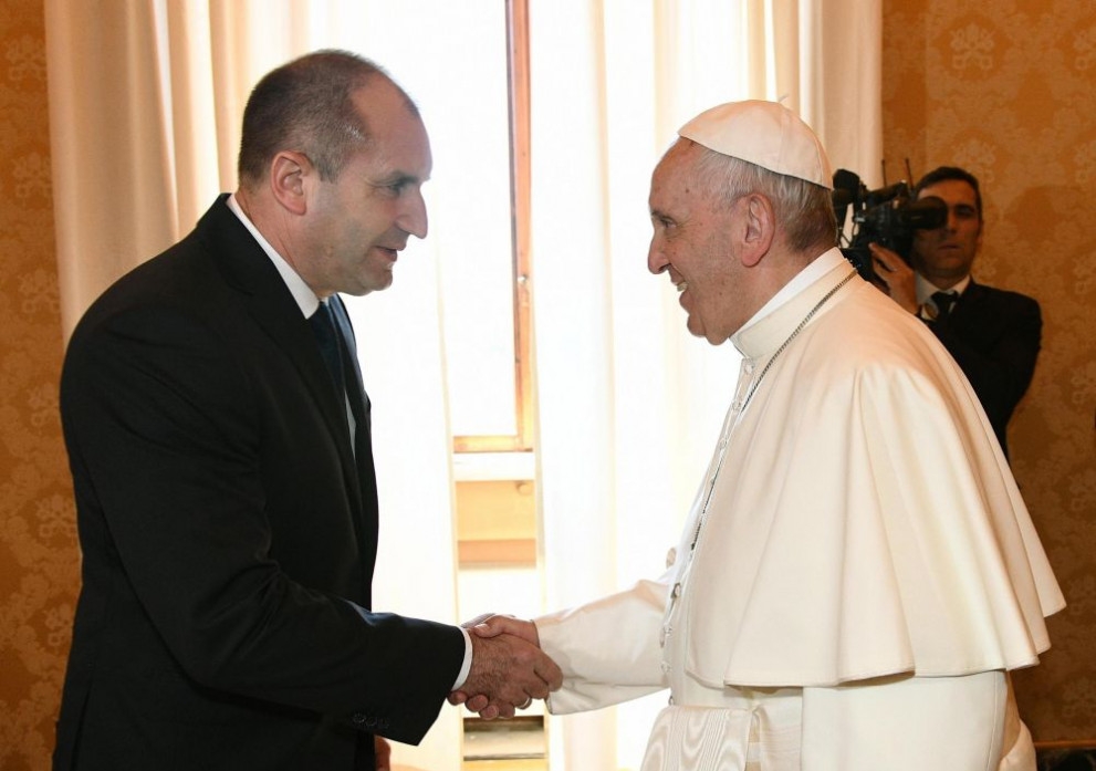 Румен Радев за аудиенцията при папата: Спазили сме изискванията на Ватикана