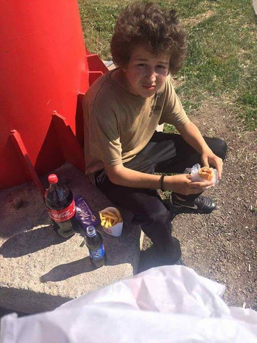 Покъртителната история на малкия Илиян трогна Фейсбук: Това дете не е наркоман, това дете не обира баби, той иска да яде