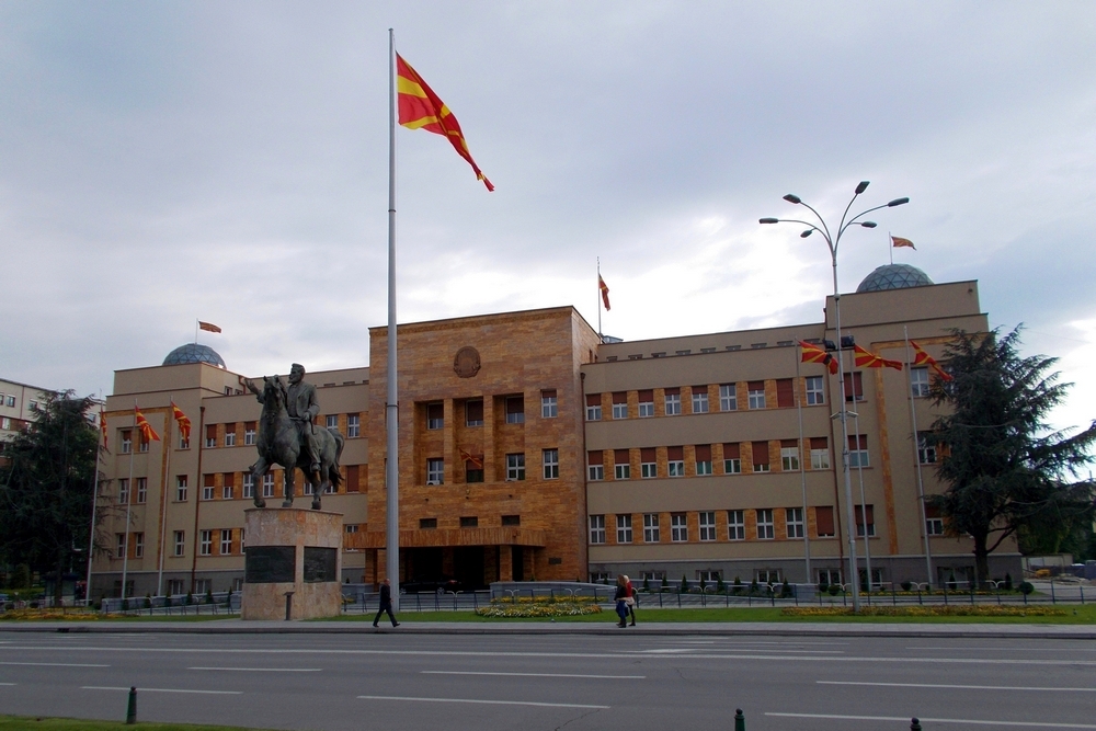 Среднощна клетва: Македония най-после с правителство!