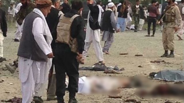 Нов атентат окървави Кабул! Три бомби избухнаха на погребението на сина на виден политик (СНИМКИ/ВИДЕО)
