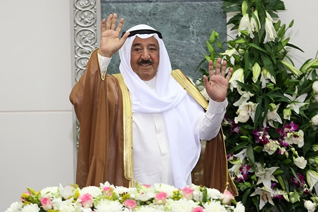 Емирът на Кувейт се срещна с краля на Саудитска Арабия заради дипломатическата криза в района