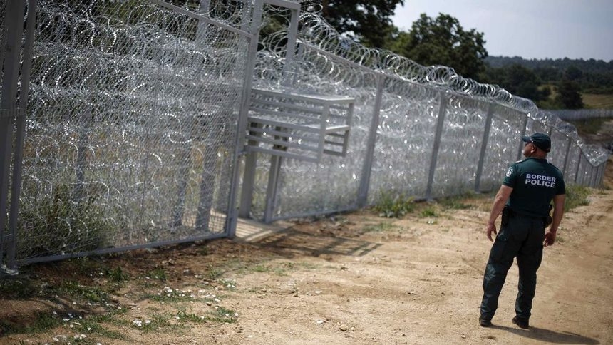 Скандалът вдига обороти: Прокуратурата разпореди на ДАНС да провери временната ограда на границата с Турция