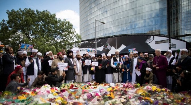 Майката на един от терористите от Лондон проговори: Срам ме е! Валерия разказа разтърсваща история (СНИМКИ)