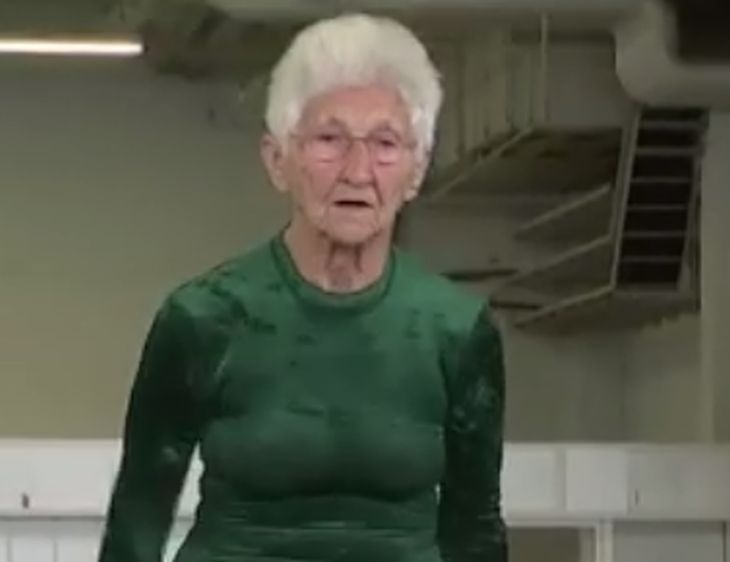 Тази 91-годишна старица прави нещо, за което и младите момичета ще ѝ завидят (ВИДЕО)
