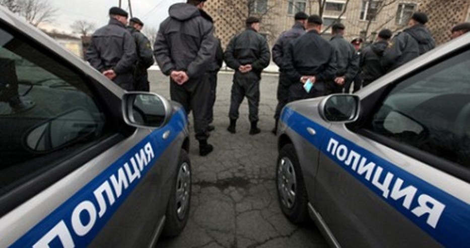 Безразсъдно смел руснак обра...централната полицията в Москва!