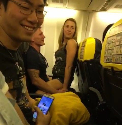 "Сексът" в Ryanair не бил никакъв секс! Само симулирали