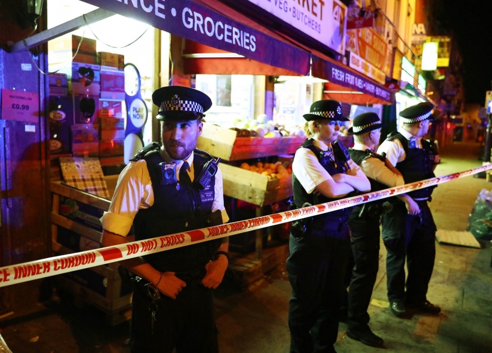 От последните минути от Лондон: Полицията съобщи най-страшната новина след кошмара край джамия