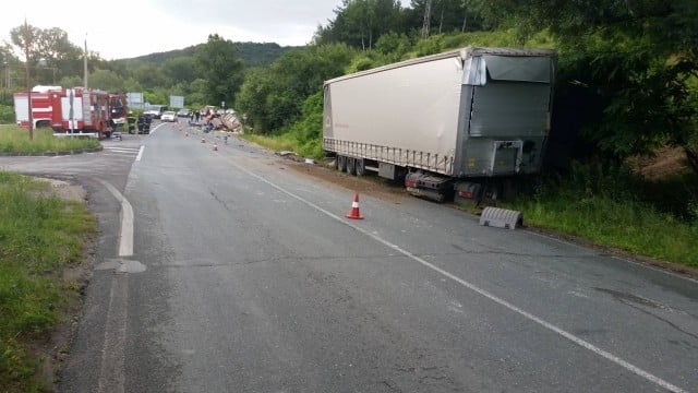 Зверски сблъсък окървави пътя край Ребърково (СНИМКИ)