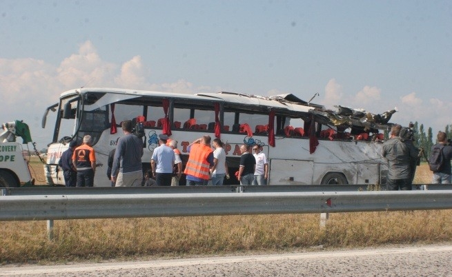 6 години по-късно: Изплащат кръвнината на близките на 9-те жертви от автомелето с автобус на "Ентуртранс" на АМ "Тракия"