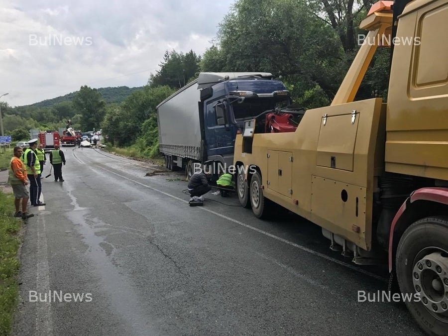 Млад пожарникар от Монтана е загиналият в касапницата край Ребърково, Николай оставя момиченце сираче (СНИМКИ 18+)