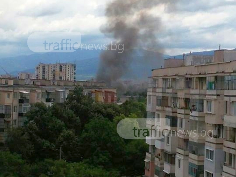 Голям пожар гори в Пловдив! Пет пожарни, линейки и полиция хвърчат към мястото (СНИМКИ)