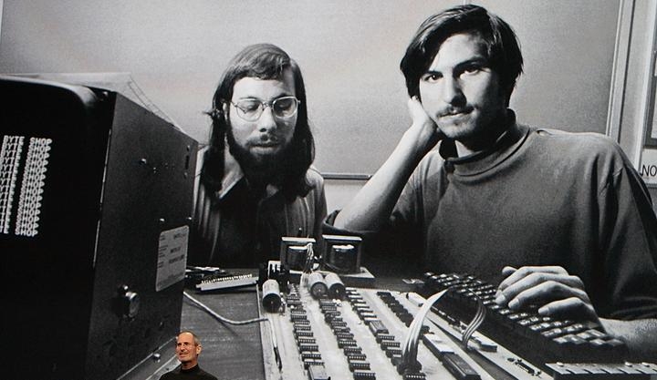 Съоснователят на Apple Стив Возняк разкрива формулата си за щастлив живот и разказва за приятелството си със Стив Джобс