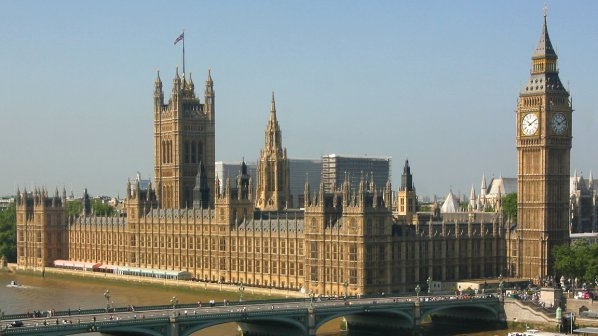 Британският парламент стана мишена на кибератака и...