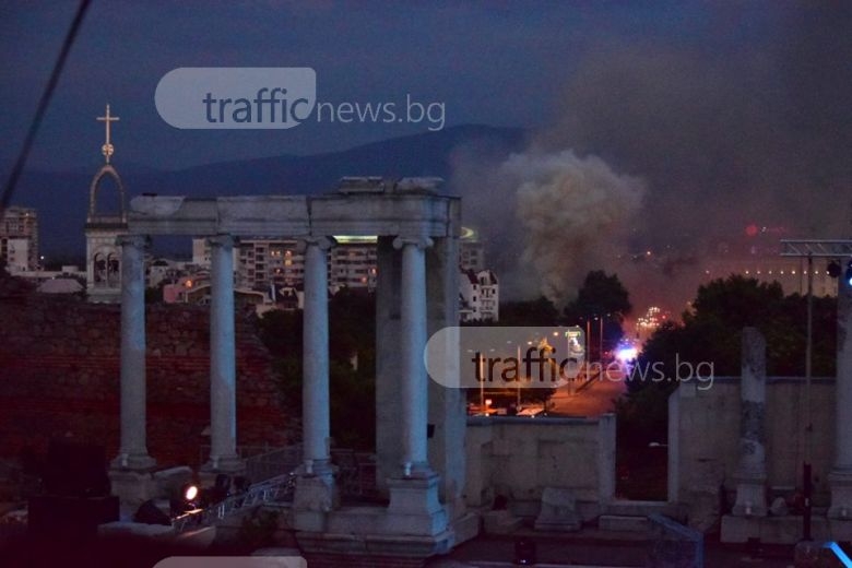 Гъст дим обгърна половин Пловдив след пожара (СНИМКИ)