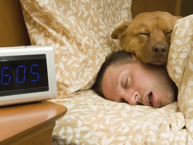 10 трика, за да заспите лесно в жегата