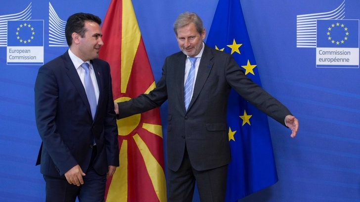 Йоханес Хан категоричен: Вратата на Европейския съюз е широко отворена за Македония!