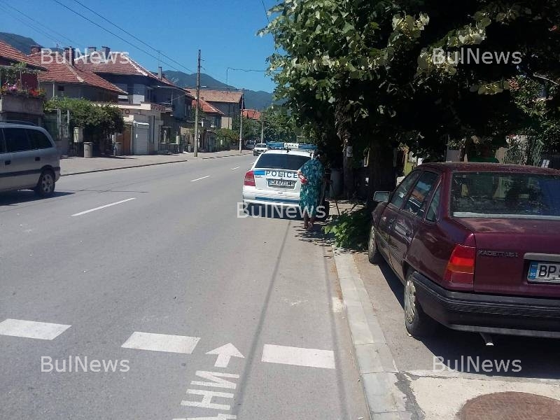 "Мерцедес" стана на хармоника при катастрофа във Враца (СНИМКИ)