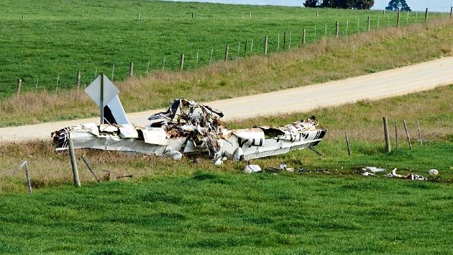 Самолетна катастрофа взе три жертви (СНИМКИ)