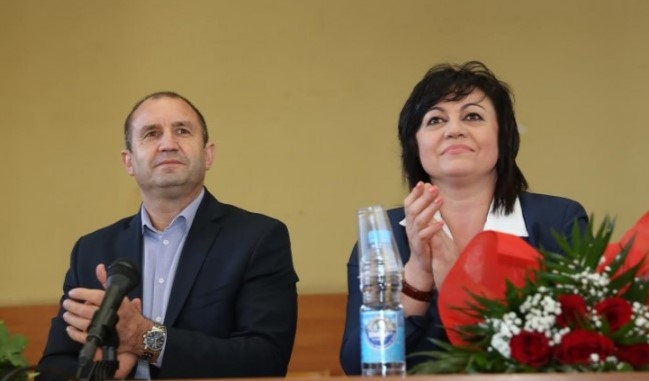 Президентът Радев разговарял 30 минути с Корнелия Нинова в Свищов