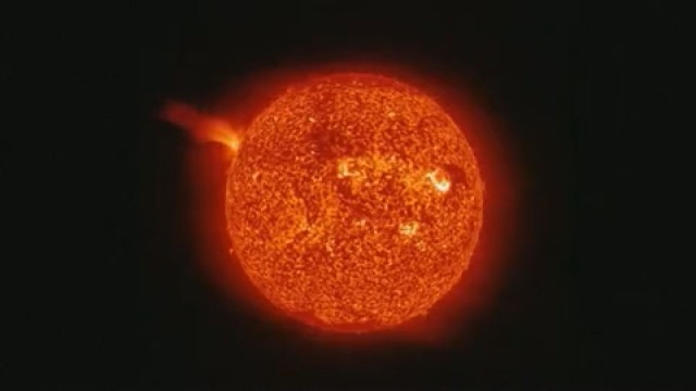 Учени засякоха нещо "гигантско", което се случи със Слънцето