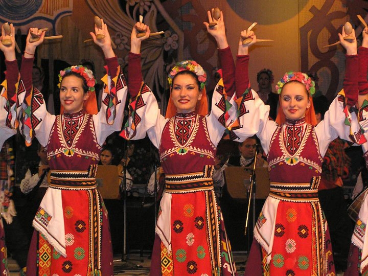 „Комсомольская правда“: Българските народни танци покориха Холивуд
