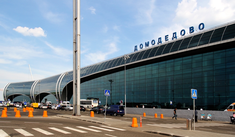 Летищата в Москва са в пълен блокаж, спират полети заради жегите