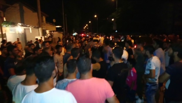 В Пловдив е страшно! Роми от "Столипиново" скочили на контрапротест заради шествието в Асеновград, били въоръжени и крещели "Аллах Акбар"